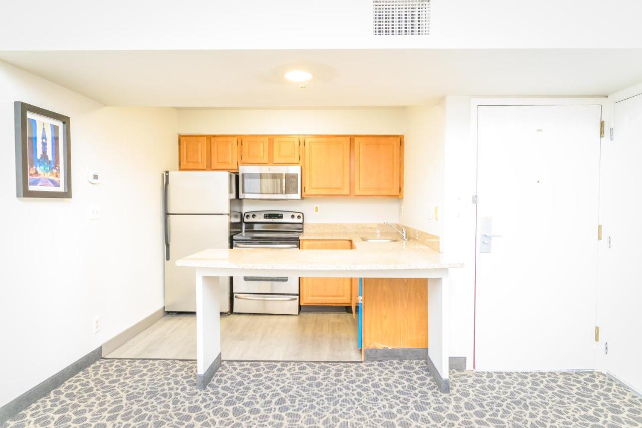 Philadelphia Suites At Airport - An Extended Stay Hotel Exterior foto